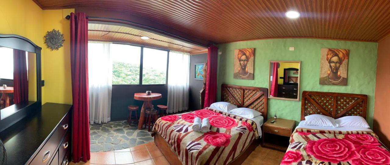 Cabinas Vista Al Golffo Monteverde ภายนอก รูปภาพ
